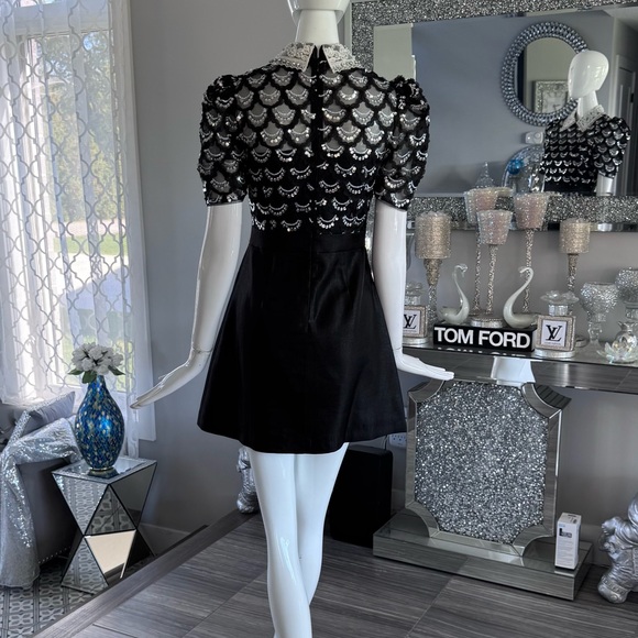 New 🖤 Chic Black and White Mini Dress with Lace Collar - Picture 10 of 17